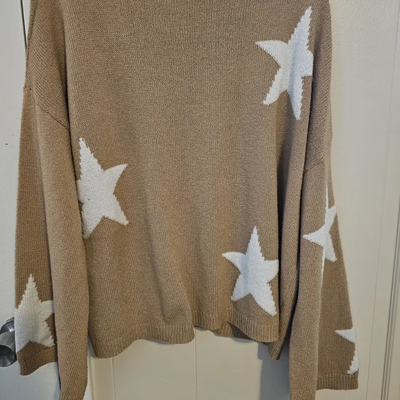TalulahTan and White Star Sweater - Picture 2 of 4